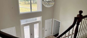 5 acre Luxury estate. 15 min from Niagara Falls