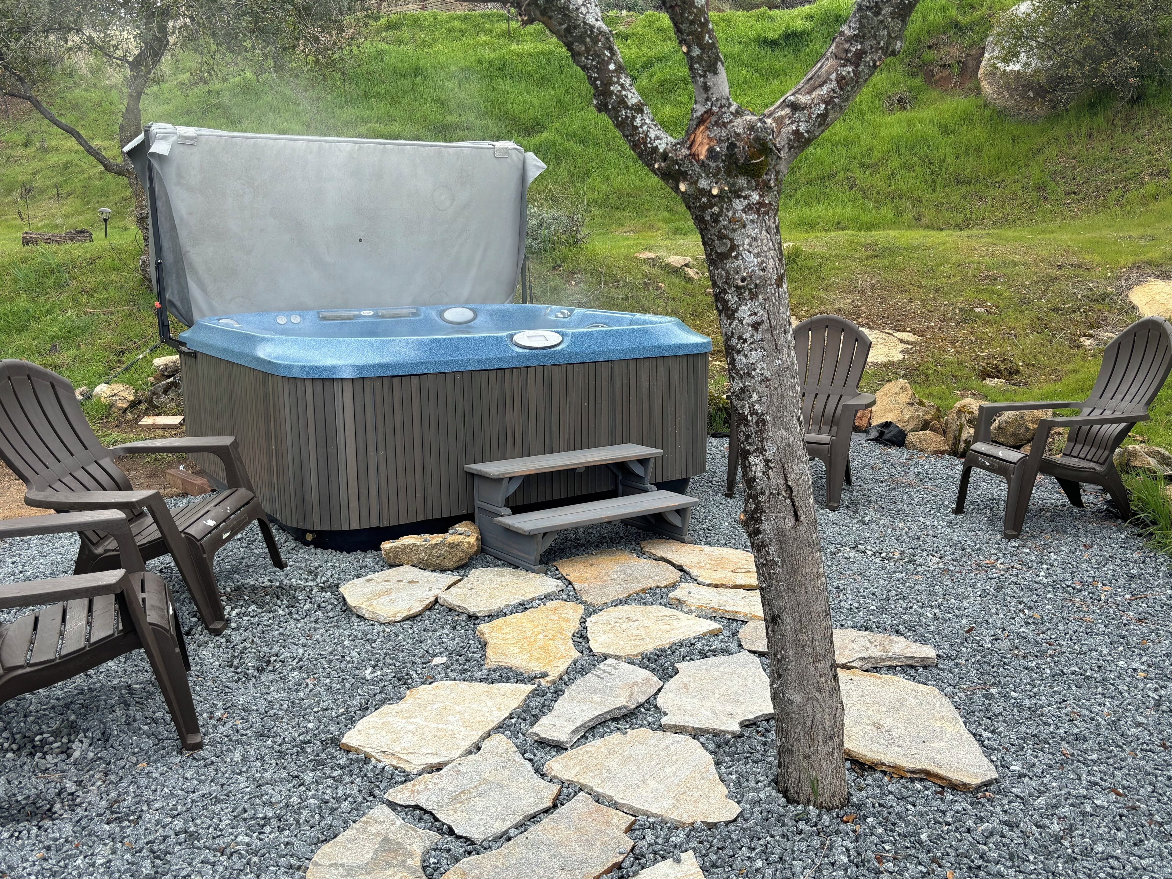 Tina de hidromasaje al aire libre