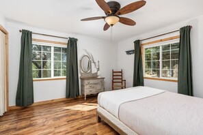 3 bedrooms, iron/ironing board, travel cot, free WiFi - Peaceful Yosemite Retreat w/ Spa, Cowboy Pool 30 miles to Yosemite dog friendly (Mariposa)