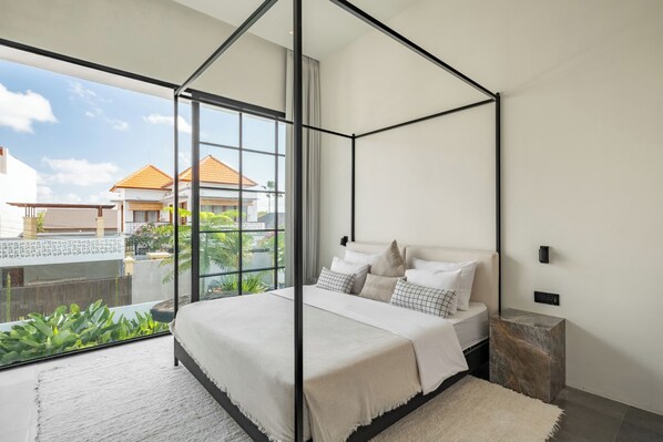 Egyptian cotton sheets, premium bedding, memory foam beds, free WiFi - The Fernweh (Kerobokan)
