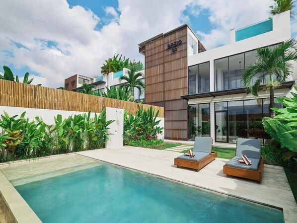 Alberca al aire libre