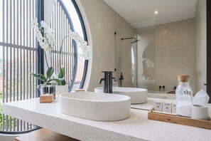 Luxury Villa, Pool View | Bathroom | Shower, rainfall showerhead, free toiletries, hair dryer - Aquamarine II By BREIG (Canggu)