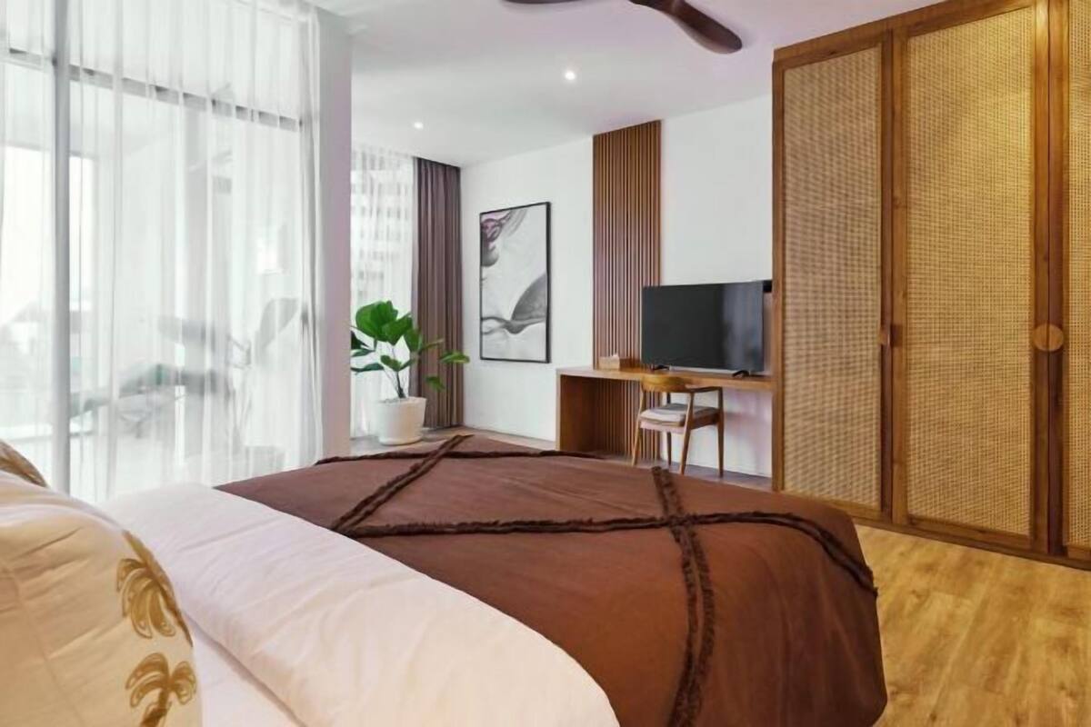 3 bedrooms, in-room safe, individually decorated, laptop workspace