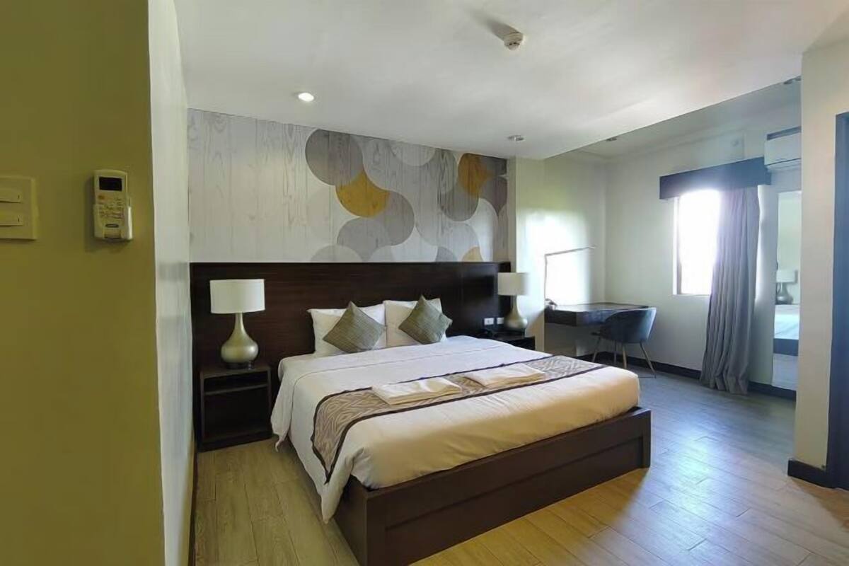 Desk, iron/ironing board, free WiFi, bed sheets