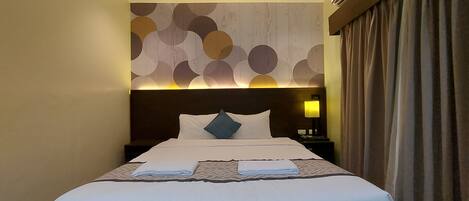 Standard Single Room, Balcony | 1 bedroom, desk, iron/ironing board, free WiFi