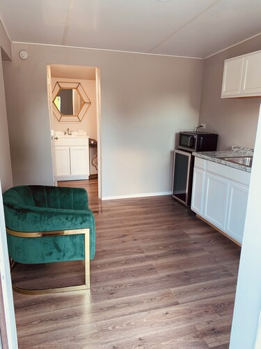 Charming villa with WiFi and AC in delightful Brandon