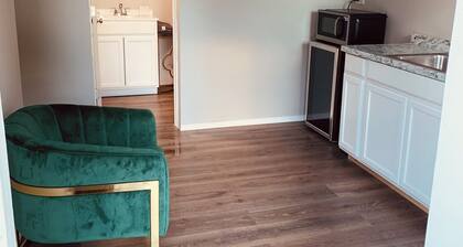 Charming villa with WiFi and AC in delightful Brandon