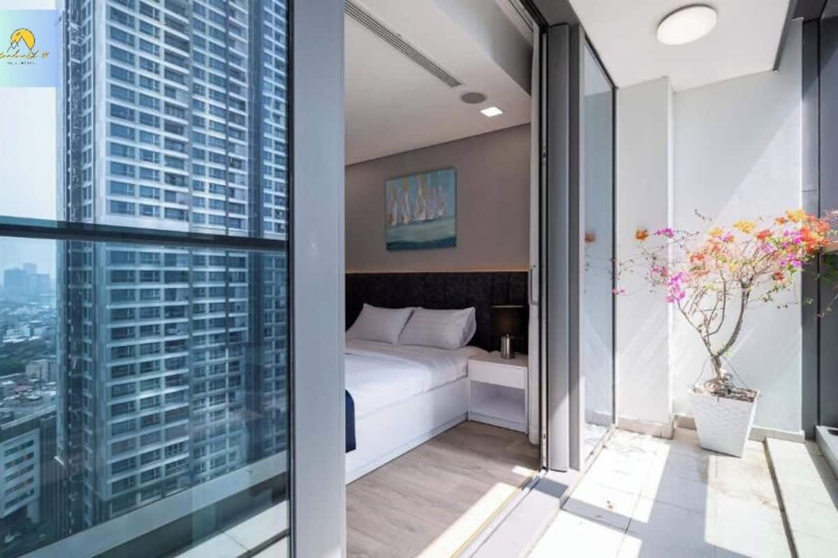 Premium Apartment, 1 Bedroom, Balcony, City View | 3 bedrooms, premium bedding, memory foam beds, minibar