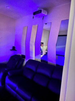 Interior - 3-bedroom luxury house in charming Renton with WiFi, AC, fitness room, Theater  (Renton)