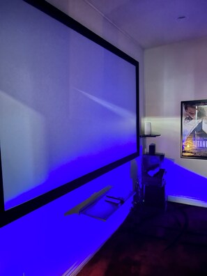 Interior - 3-bedroom luxury house in charming Renton with WiFi, AC, fitness room, Theater  (Renton)