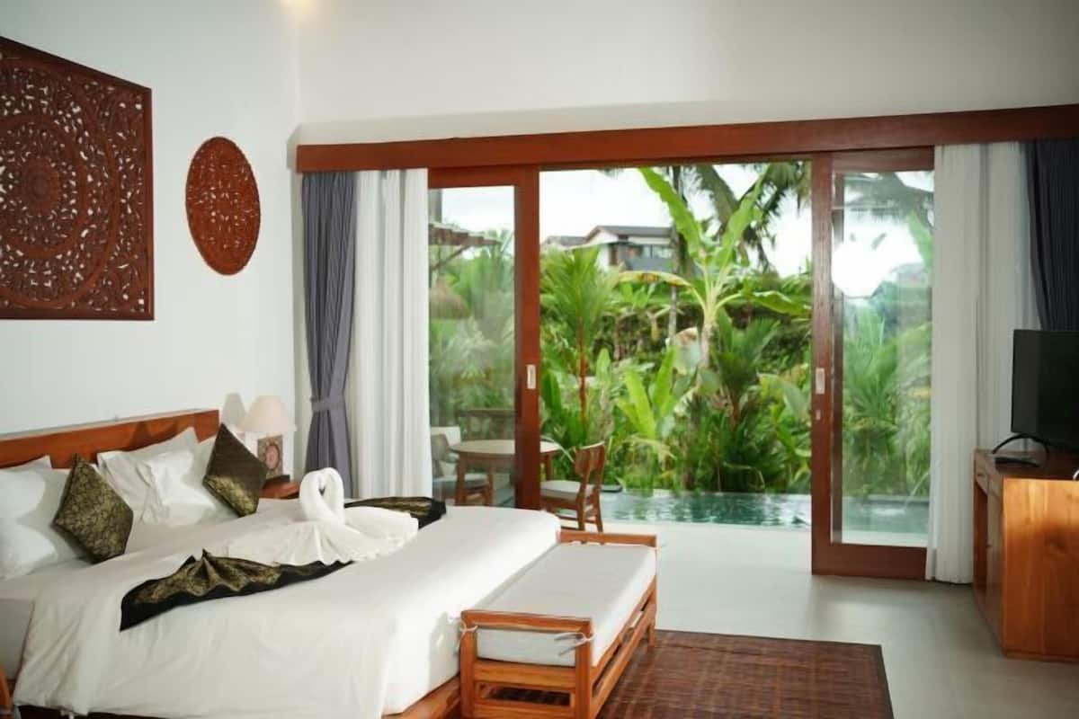 1 bedroom, premium bedding, minibar, laptop workspace