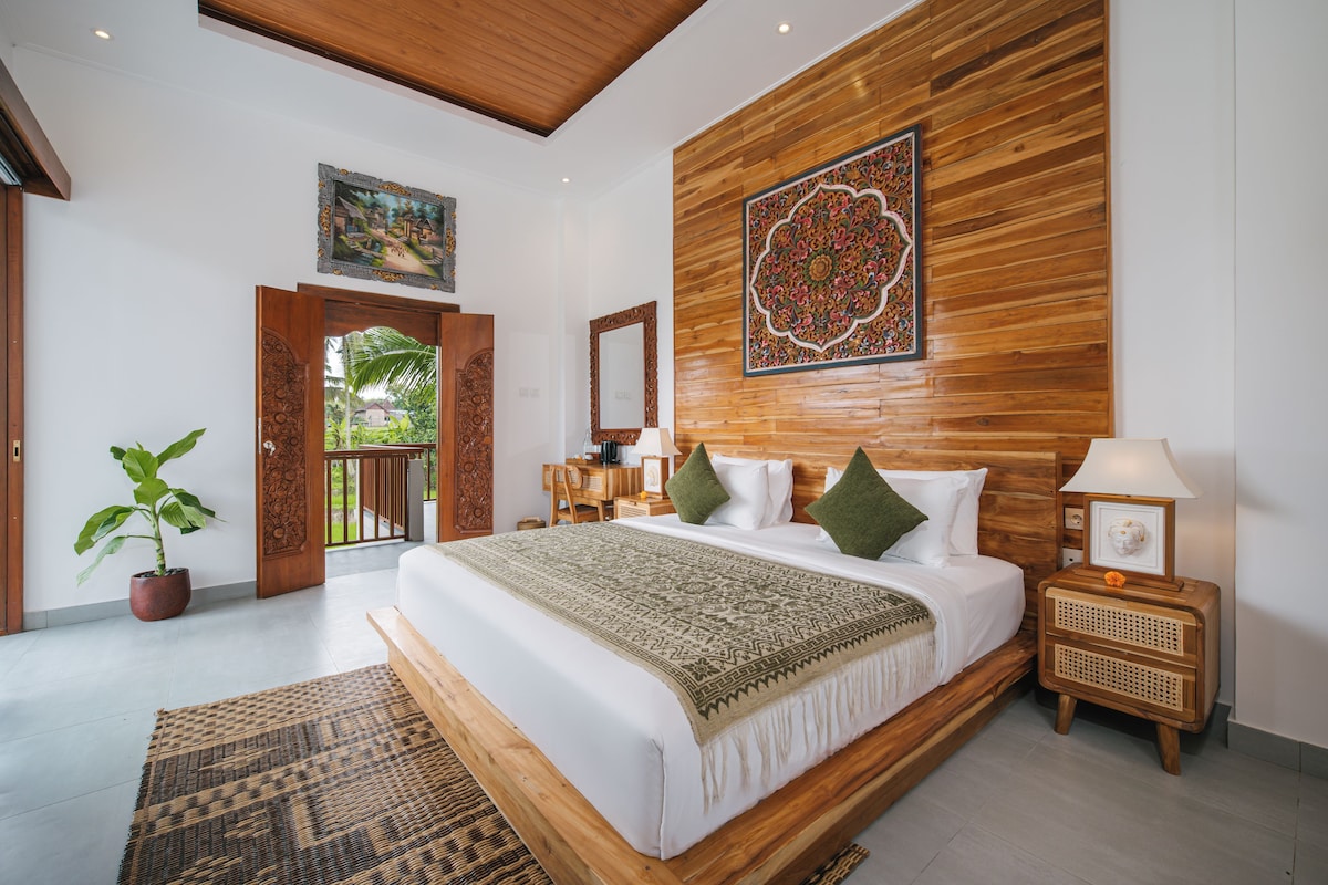 1 bedroom, premium bedding, minibar, laptop workspace