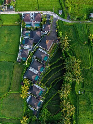 1 makuuhuone, ylelliset vuodevaatteet, minibaari