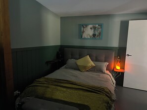 1 soverom, safe på rommet, skrivebord og wi-fi (inkludert)