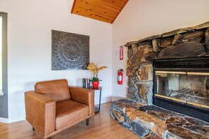 Interior - Mariposa Riverfront Serenity w/ Stunning Views, Starlink Wifi, and EV Charger (Mariposa)