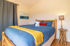 2 bedrooms, desk, iron/ironing board, free WiFi