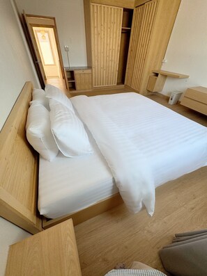3 bedrooms, WiFi, bed sheets