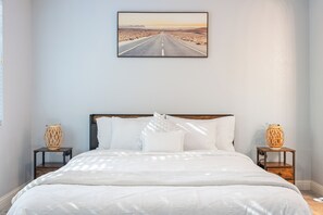 3 chambres, fer et planche à repasser, Wi-Fi, draps fournis