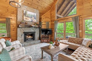 Living area - Peak of Perfection (Blue Ridge)