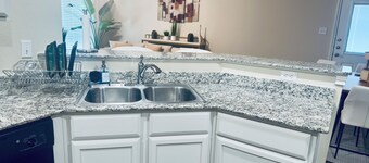 Perfect townhome with AC in charming Killeen 10 mins from Ft Cavazos