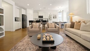 Living area - Zion view~Hot Tub~Fire Pit~Sauna~Stargazing (Apple Valley)