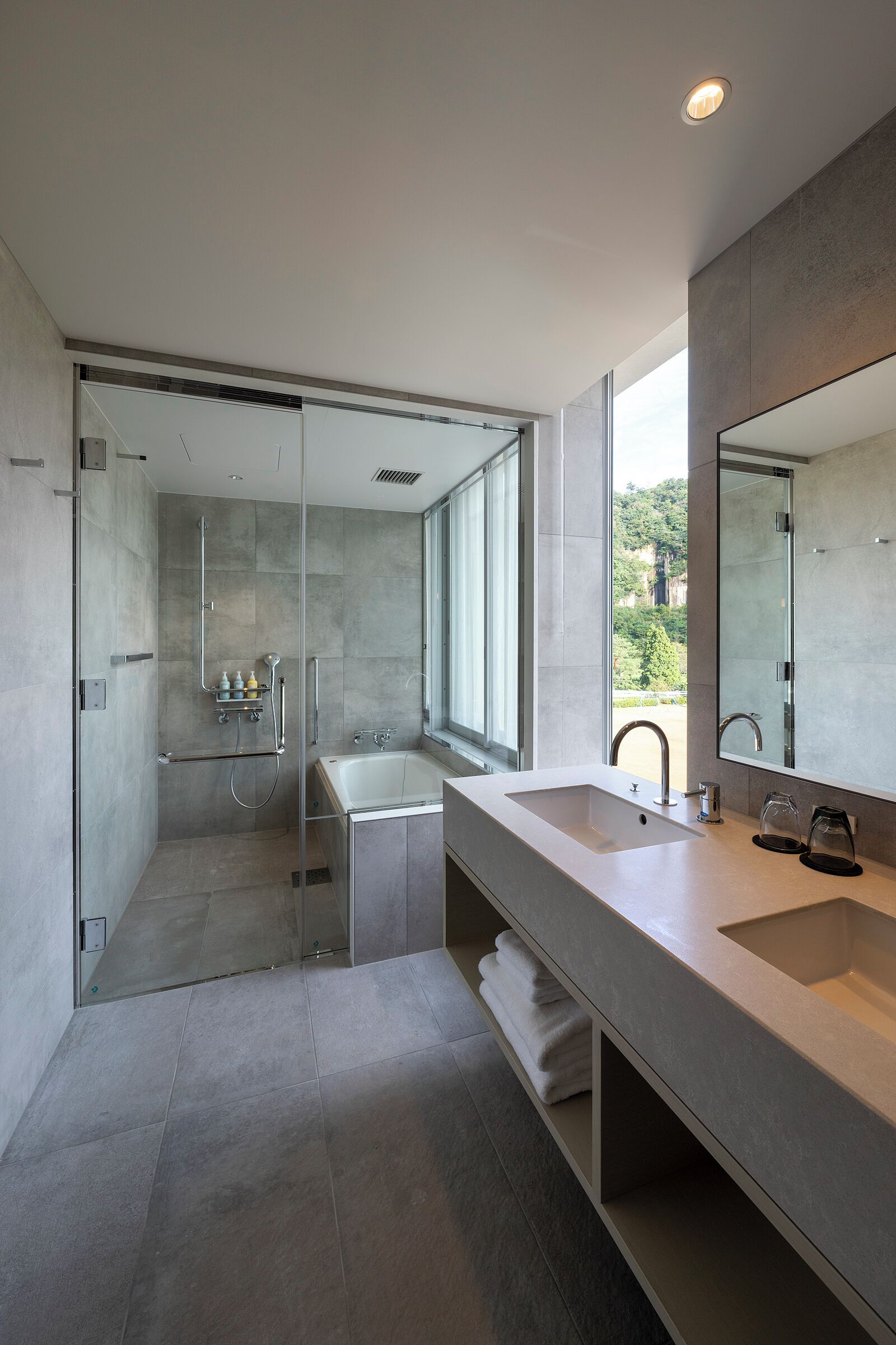 Premium Twin, Non Smoking | Bathroom | Separate tub and shower, free toiletries, hair dryer, bathrobes