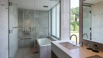 Premium Twin, Non Smoking | Bathroom | Separate tub and shower, free toiletries, hair dryer, bathrobes