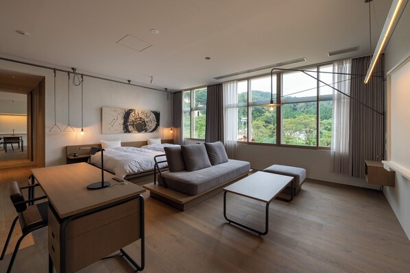 Junior Suite, Non Smoking | Down comforters, in-room safe, individually decorated - Auberge eaufeu (Komatsu)