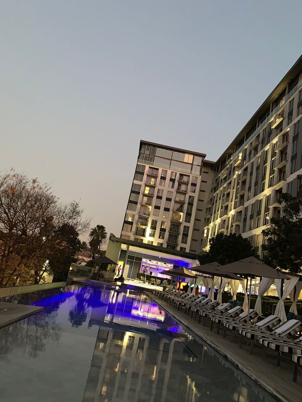 Pool - The Capital on the Park-Studio Apartment (Sandton)