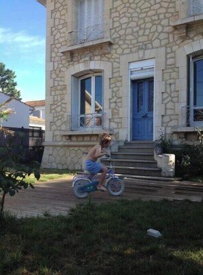 Exterior - 1908 "Maison Emile" one block from the beach (Châtelaillon-Plage)