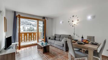 Family Apartment, 1 Bedroom (Family-Friendly Andorra Accommodation) | Living room | Flat-screen TV
