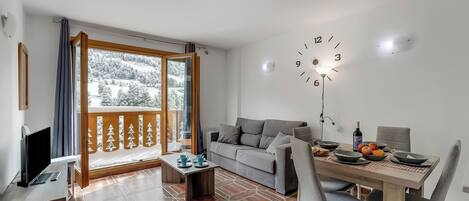 Family Apartment, 1 Bedroom (Family-Friendly Andorra Accommodation) | Living room | Flat-screen TV
