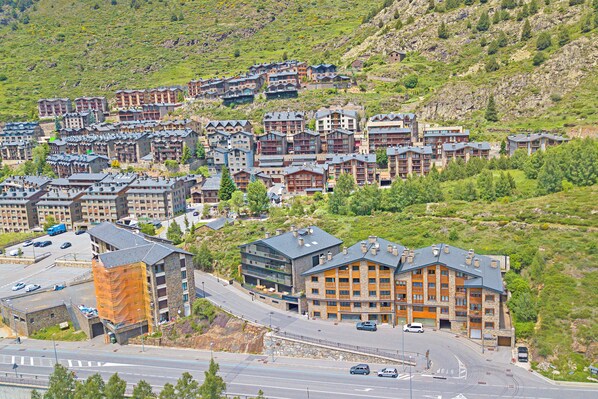 Exterior - Family-Friendly Andorra Accommodation (El Tarter)