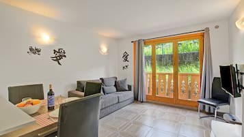 Een flatscreentelevisie