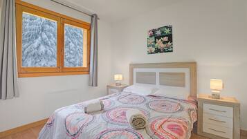 1 bedroom, free WiFi, bed sheets