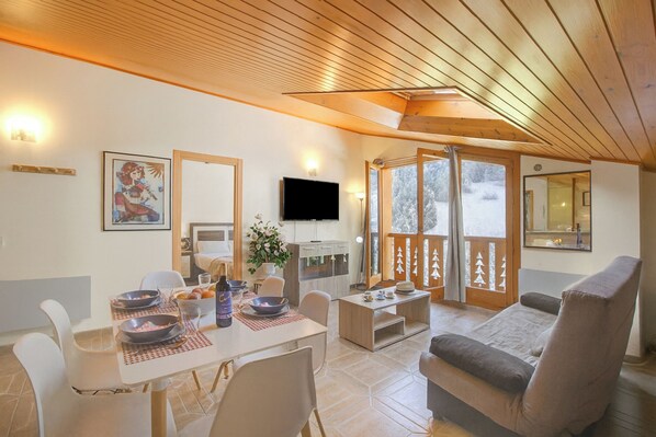 Dining - Andorra Family Snow Apartment (El Tarter)