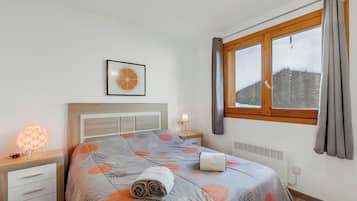 1 bedroom, free WiFi, bed sheets