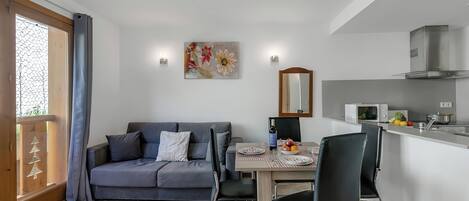 Departamento estándar, varias habitaciones (El Tarter Ski Apartment for Families) | Cocina privada | Refrigerador, microondas, horno y parrilla de estufa