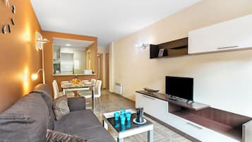 Family Apartment, Multiple Bedrooms (Andorra Mountain Accommodation) | Living area