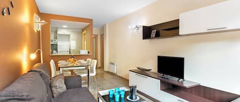 Family Apartment, Multiple Bedrooms (Andorra Mountain Accommodation) | Living area