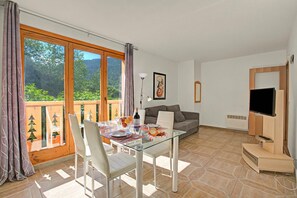 Dining - Andorra Friends' Ski Apartment (El Tarter)