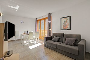 Flat-screen TV - Andorra Friends' Ski Apartment (El Tarter)