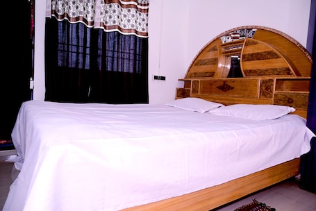 Comfort Apartment, Balcony, Mountain View | In-room safe, desk, soundproofing, WiFi