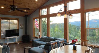 Tranquil 2-bedroom house just 1.5 miles from bass lake,CA