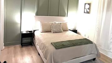 1 bedroom, desk, iron/ironing board, WiFi