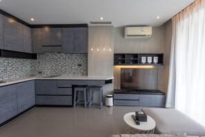 Basic Condo | Private kitchen
