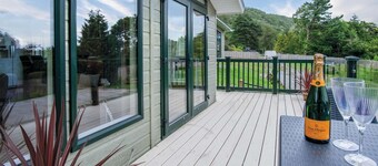 3 Manor Lodge - 2 Bedroom Lodge - Pendine