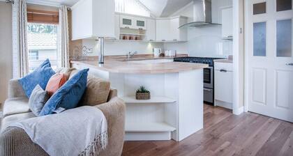 3 Manor Lodge - 2 Bedroom Lodge - Pendine