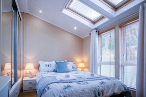 2 bedrooms, premium bedding, bed sheets - 3 Manor Lodge - 2 Bedroom Lodge - Pendine (Carmarthen)