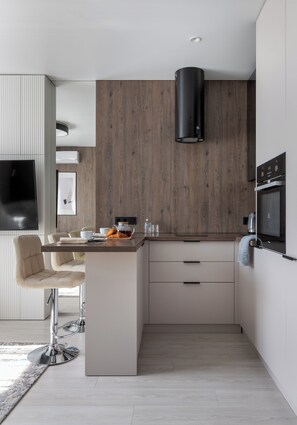 Luxury Apartment, Park View | Private kitchen